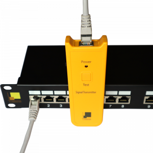 Test tool for ports on patch panels with indicators